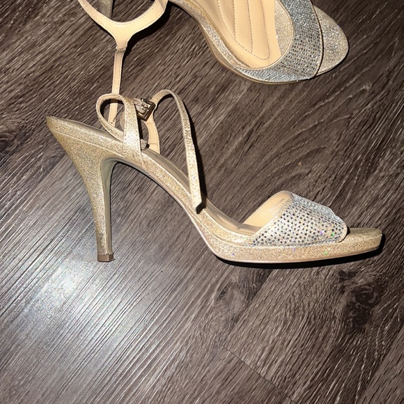 Badgley Mischka American Glamour heels with rhinestones - Picture 4 of 4